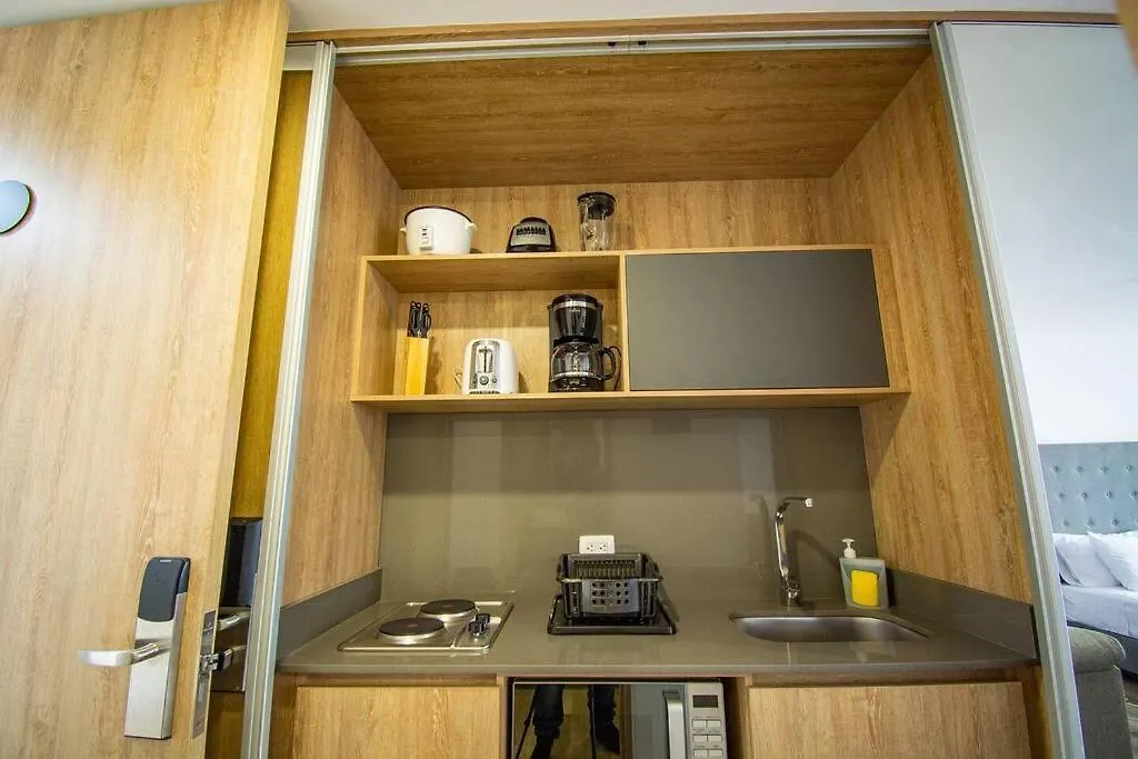 Apartment Bright Studio Topfloor A/C, Poblado Coworking1412 Medellin